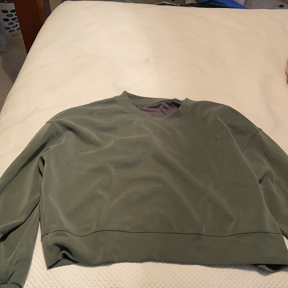 Lululemon Perfectly Oversized Cropped Crew *Softstreme* in Matcha Green